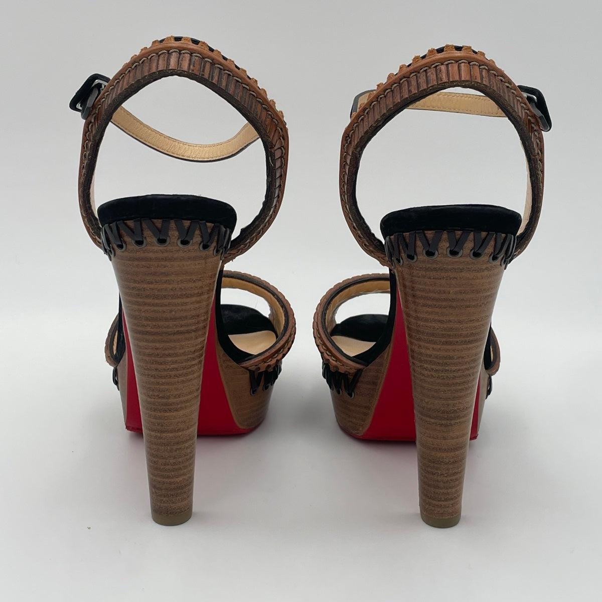 Christian Louboutin Suede Trepi Prive Pumps (1160940) - Size 39 EU